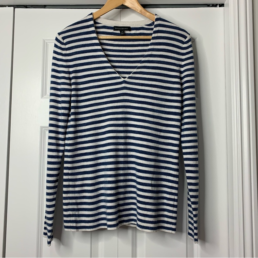 Banana Republic Women’s Knit Navy and Off White Striped Long Sleeve Top Size L